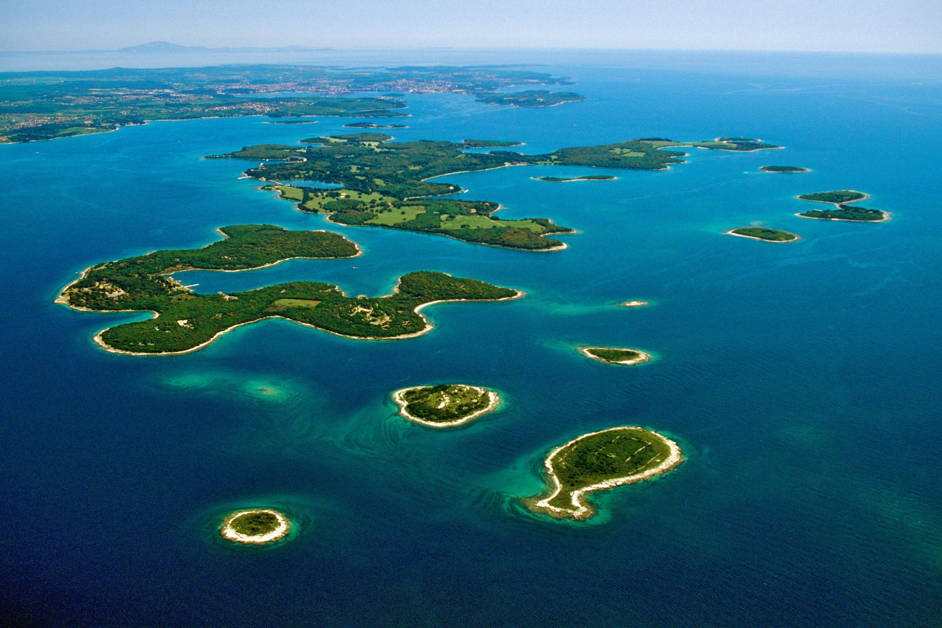 Четырех тысячах островов. Остров архипелаг Чагос. Бриуны Хорватия. Национальный парк Бриони Хорватия. Чагос острова риф.