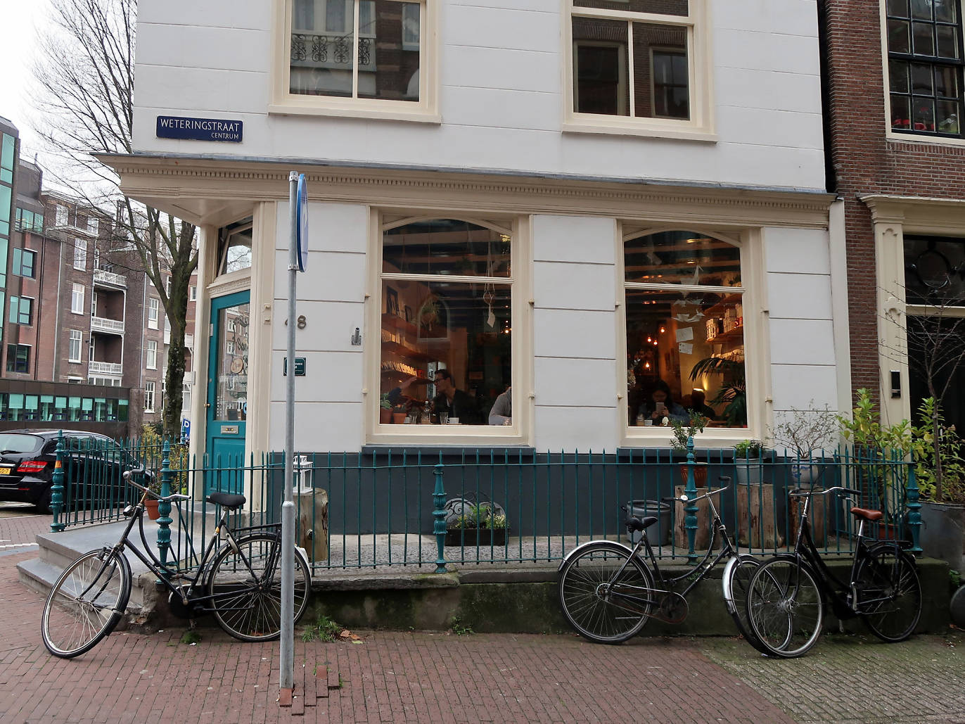 12 Best Cafés in Amsterdam for Coffee and Cakes, By A Local