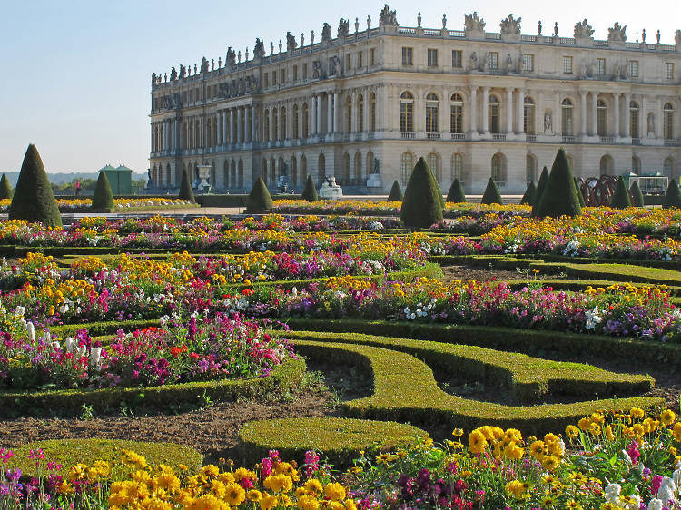 5 Best Day Trips from Paris with Breathtaking Gardens - Mommy Travels