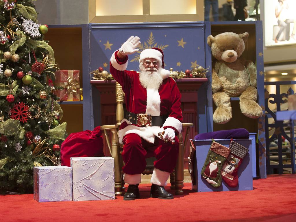 Where to See Christmas Lights in Montreal for the Winter Holidays