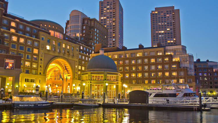 Rowes Wharf Bar at the Boston Harbor Hotel