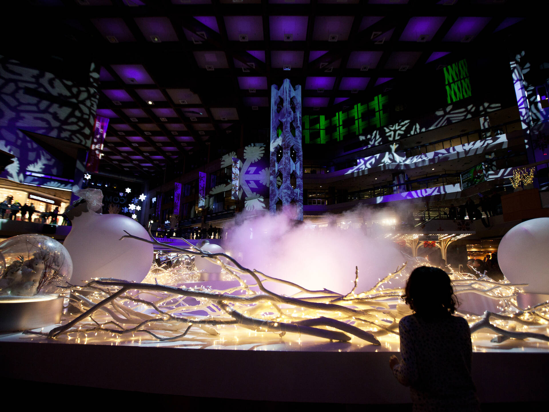 Where to See Christmas Lights in Montreal for the Winter Holidays