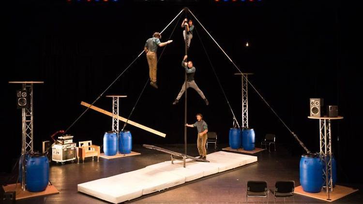 L'avis bidón, de Cirque La Compagnie