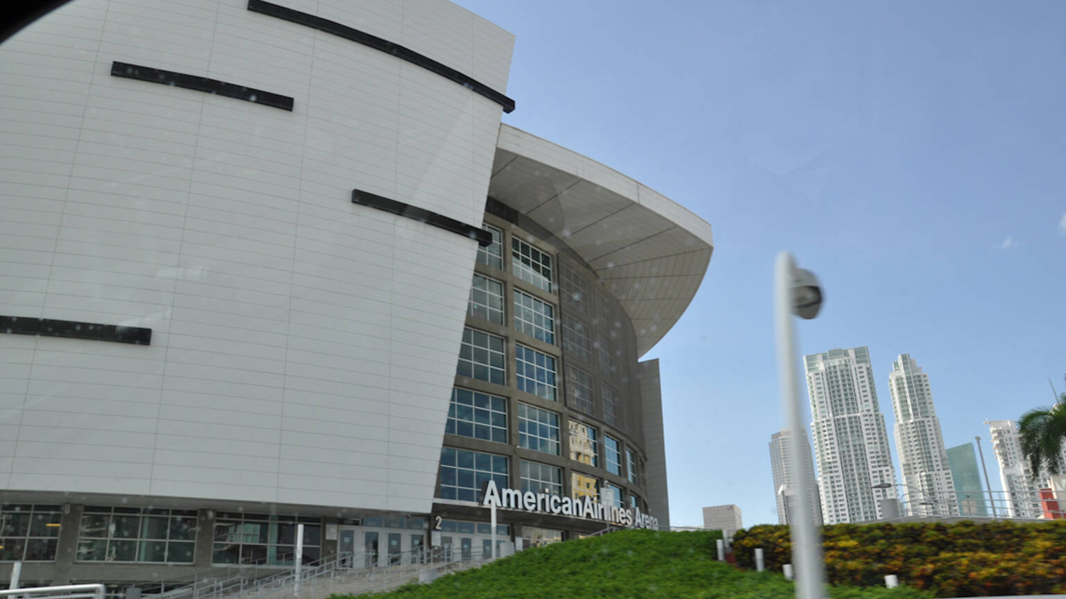 14-best-live-music-venues-in-miami-for-rock-shows-indie-beats-and-more