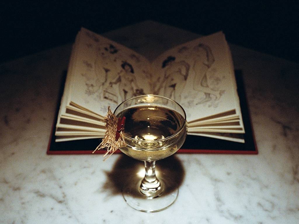 15 Best Cocktail Bars in Paris Right Now