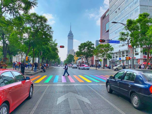LGBT pride Paso peatonal pride lgbt en Reforma