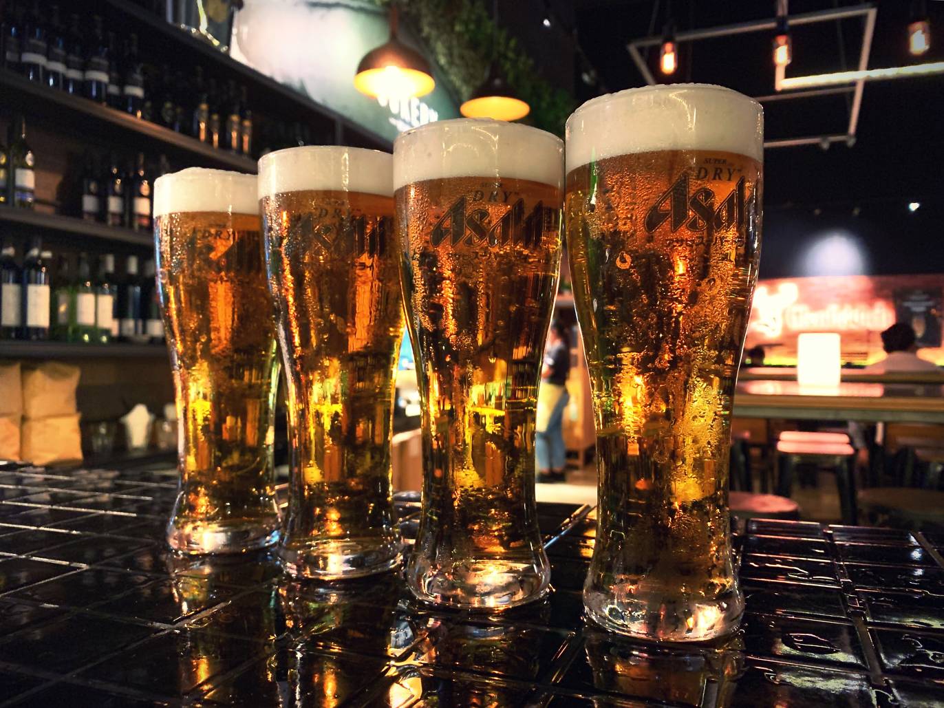 18 Best Happy Hour Deals in Singapore For Cheap Drinks