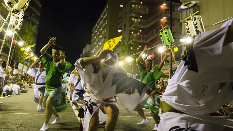 ベッドタウンの分断を阿波踊りが結ぶ