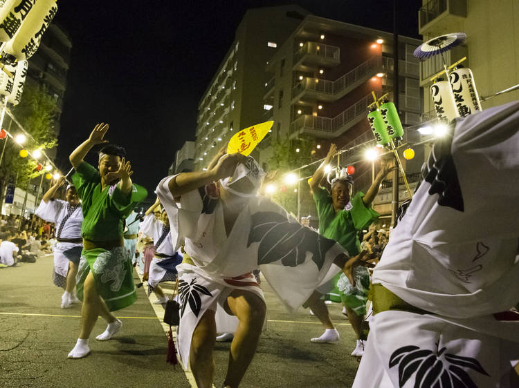 ベッドタウンの分断を阿波踊りが結ぶ