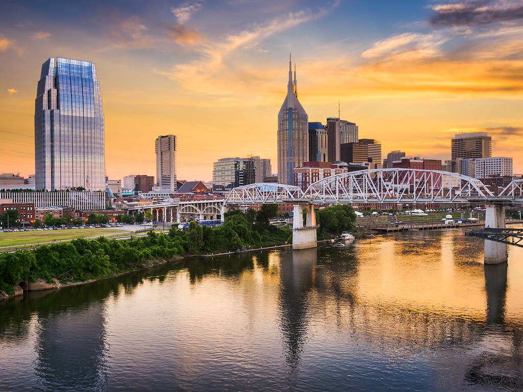 courtyard-nashville-downtown-music-city-best-vacation-spots-romantic