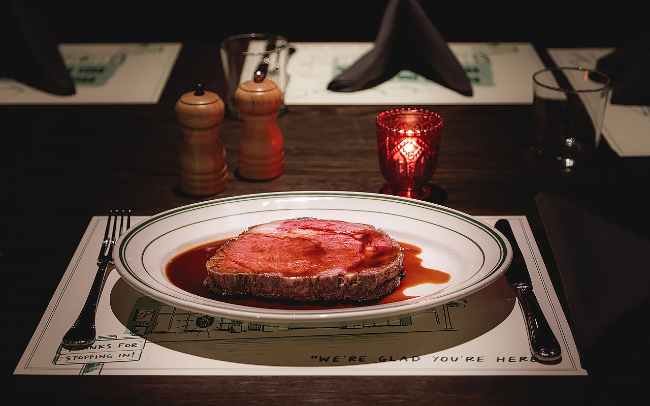 A plate of prime rib with jus.