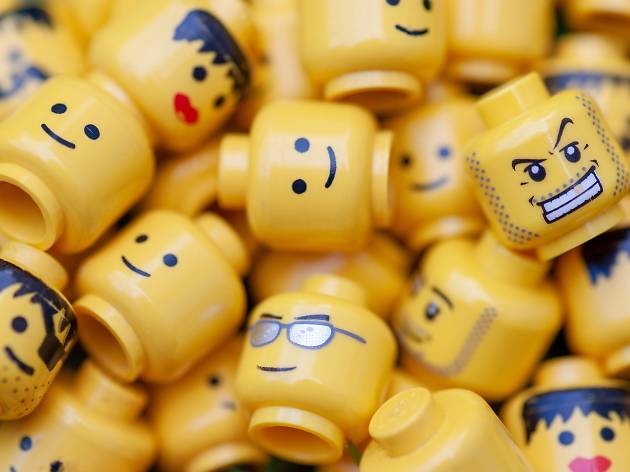 Peças LEGO Lots of Lego heads together