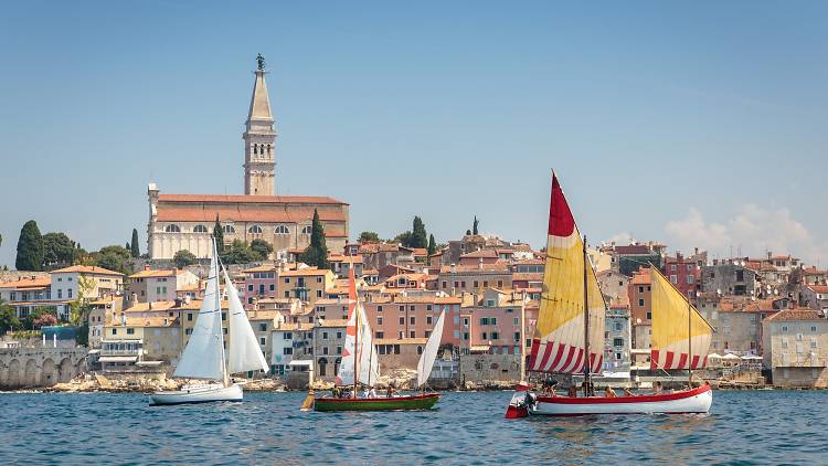 Rovinj: Traditional regatta 'Batana'