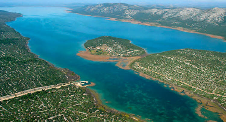 Visit the Bošana archaeological site