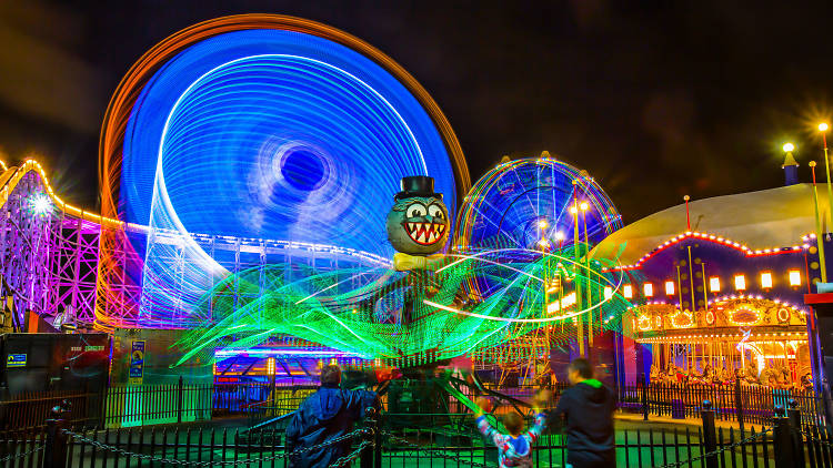 Luna Park rides at night