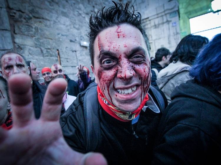 Passar pel túnel del terror al Poble Espanyol
