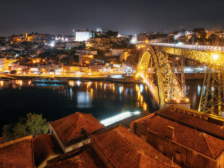 Walk across Ponte de Dom Luís…