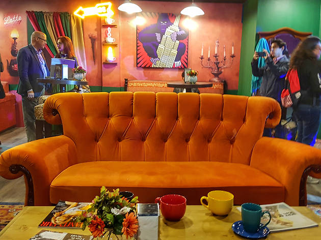 Warner House Warner House celebra los 25 años de Friends