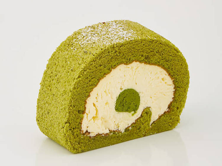 Matcha Roll Cake at Nana’s Green Tea