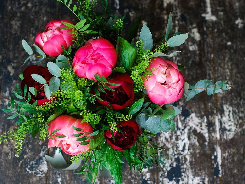 10 Best Flower Delivery Services in Edinburgh for 2024