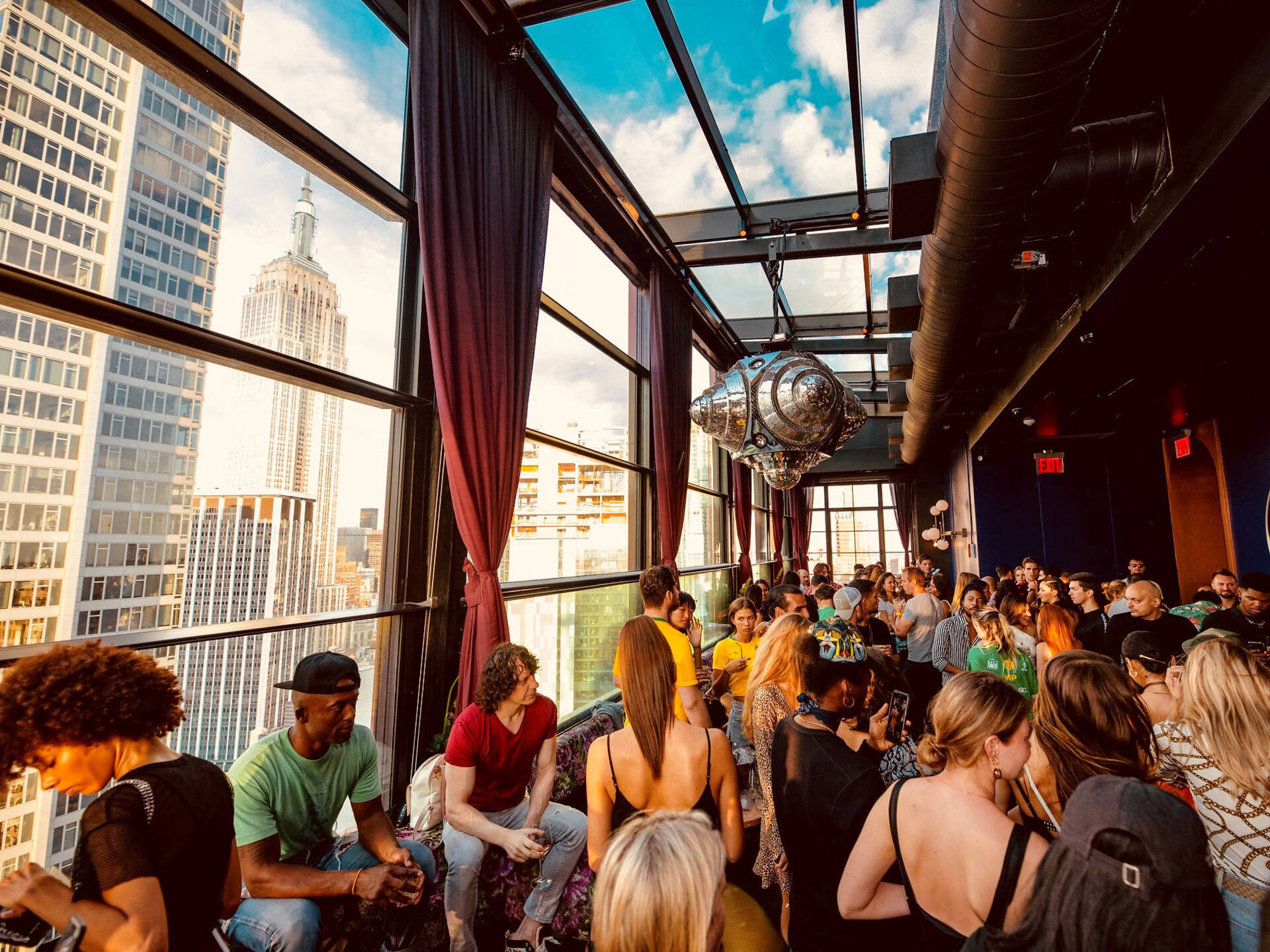 6 Best Hotel Bars NYC Has for Drinks at For a Classy Night Out