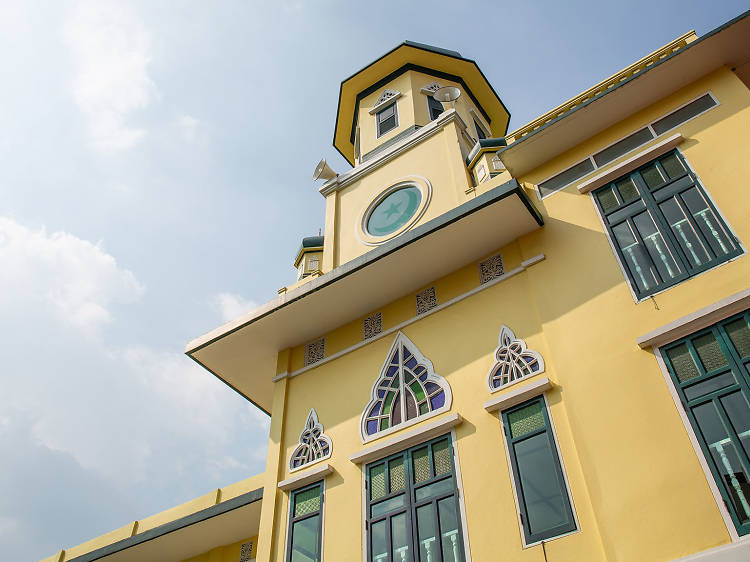 Chakraphong Mosque