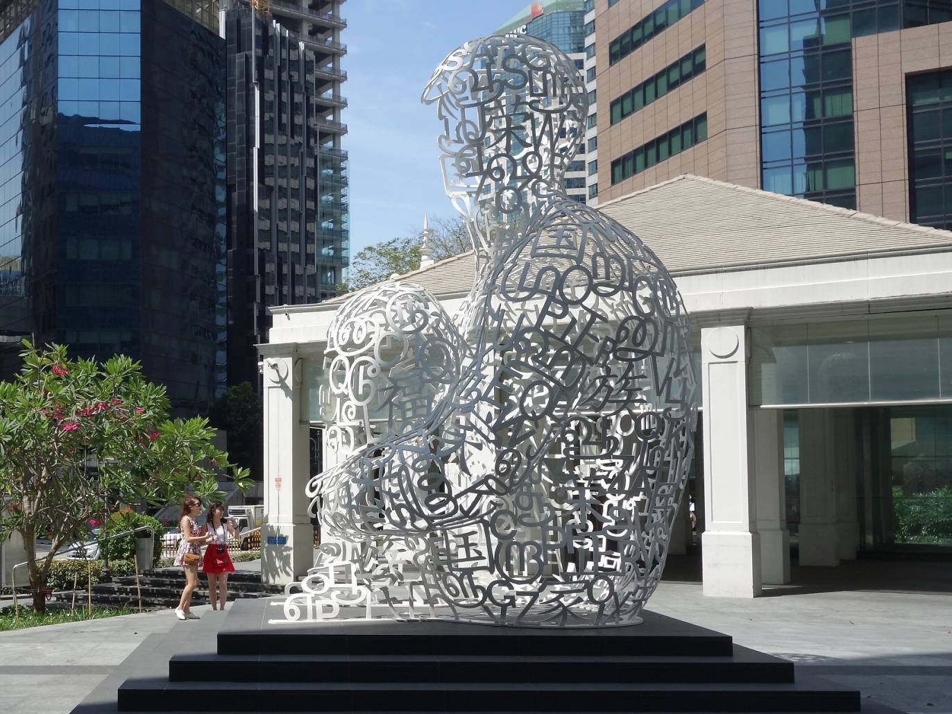 13 Public Sculptures in Singapore
