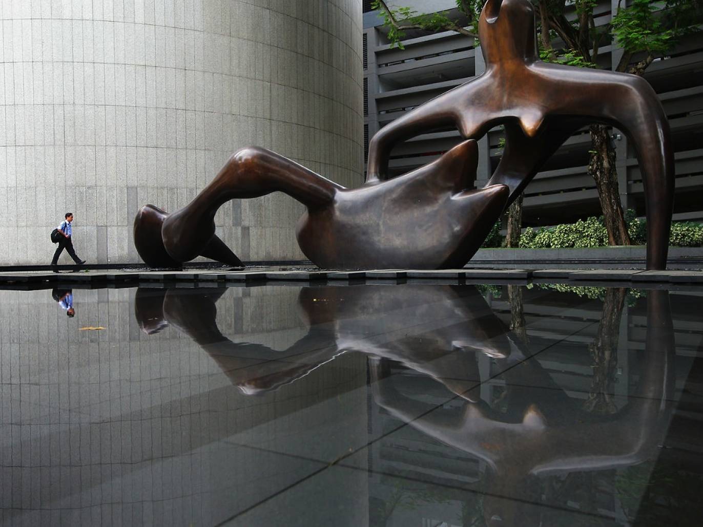 13 Public Sculptures in Singapore