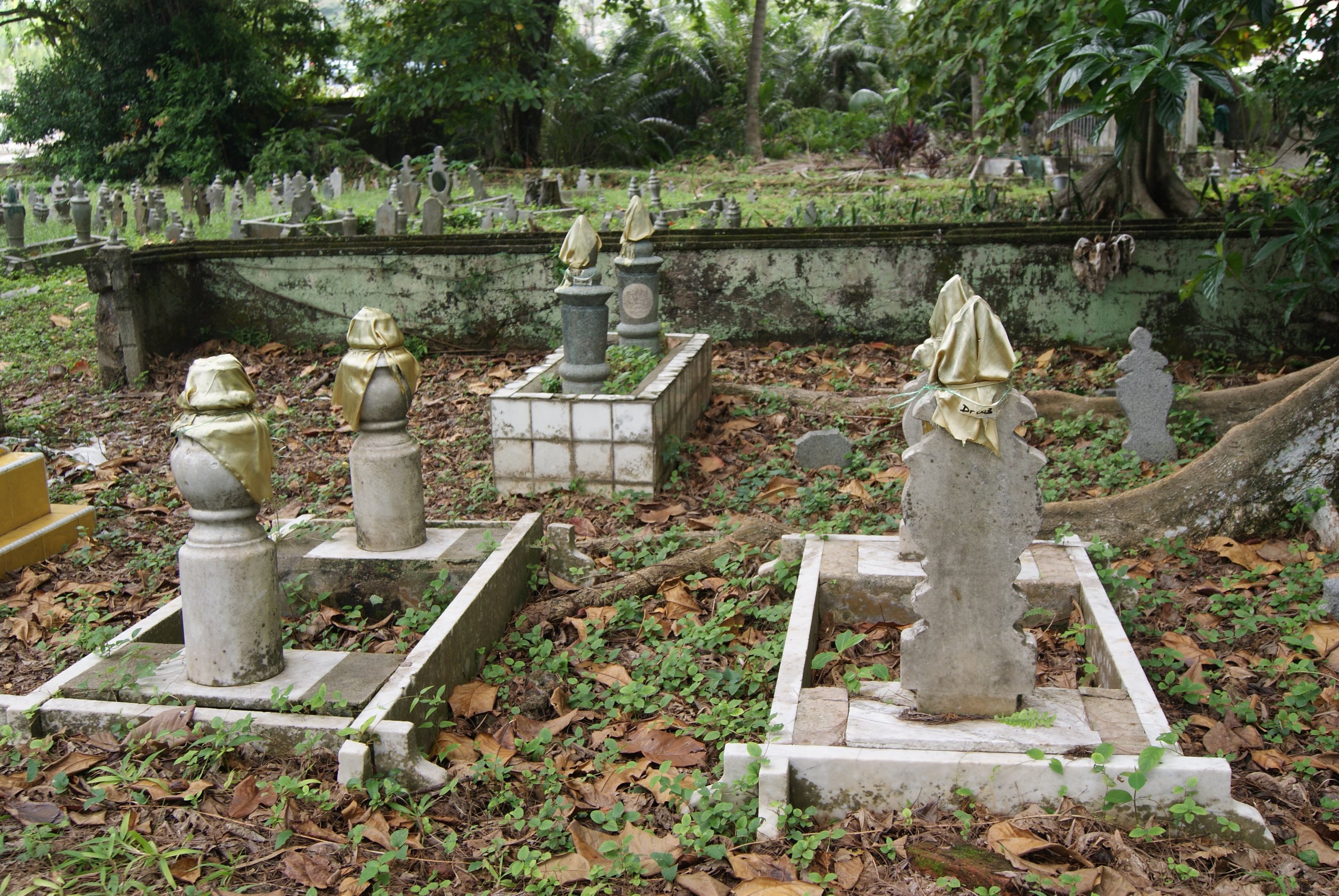 5 Heritage Cemeteries in Singapore To Visit