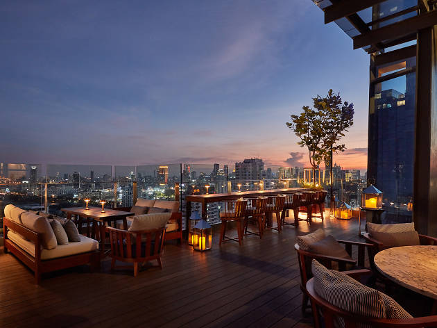 Spectrum Lounge & Bar | Bars in Nana, Bangkok