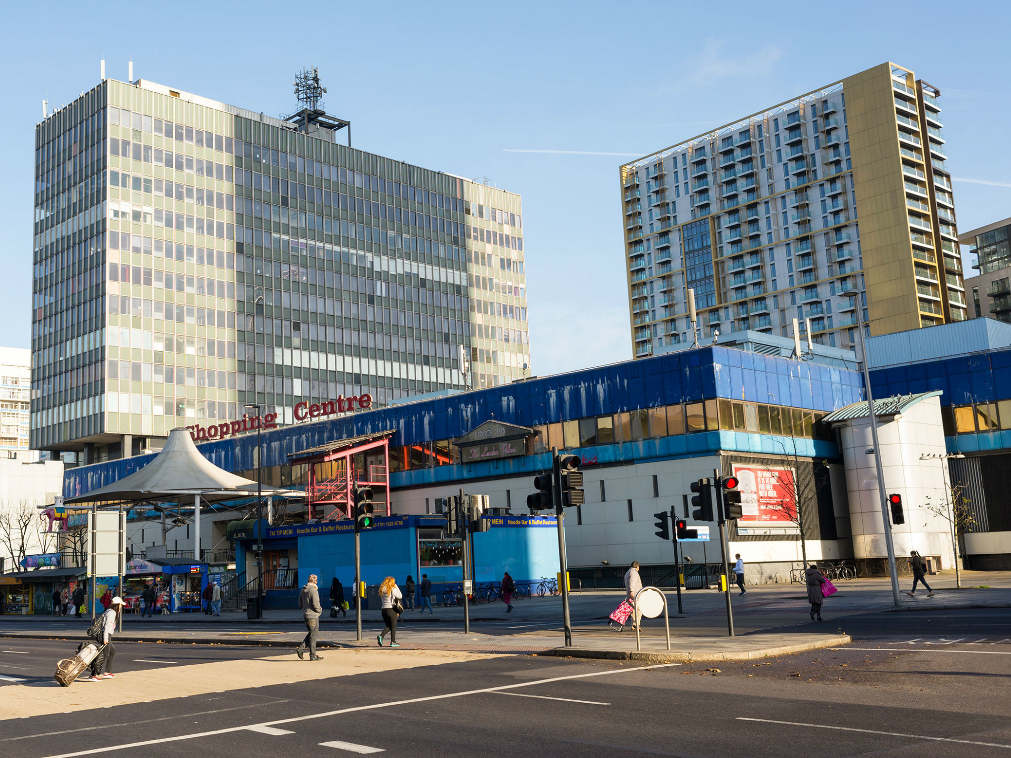 Elephant & Castle Shopping Centre: Londoners gather to 'make some noise