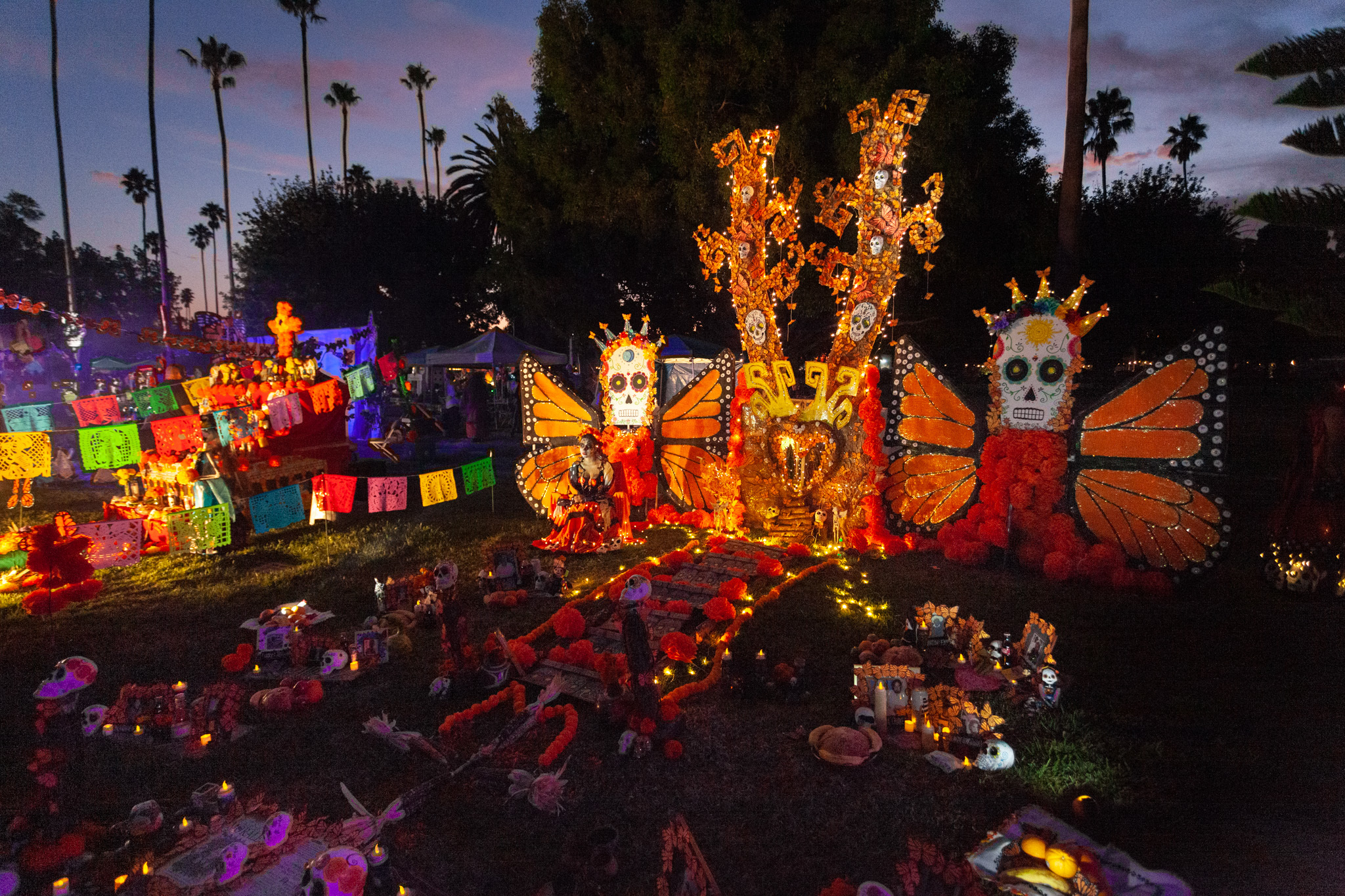 The most astounding altars and costumes from Day of the Dead at