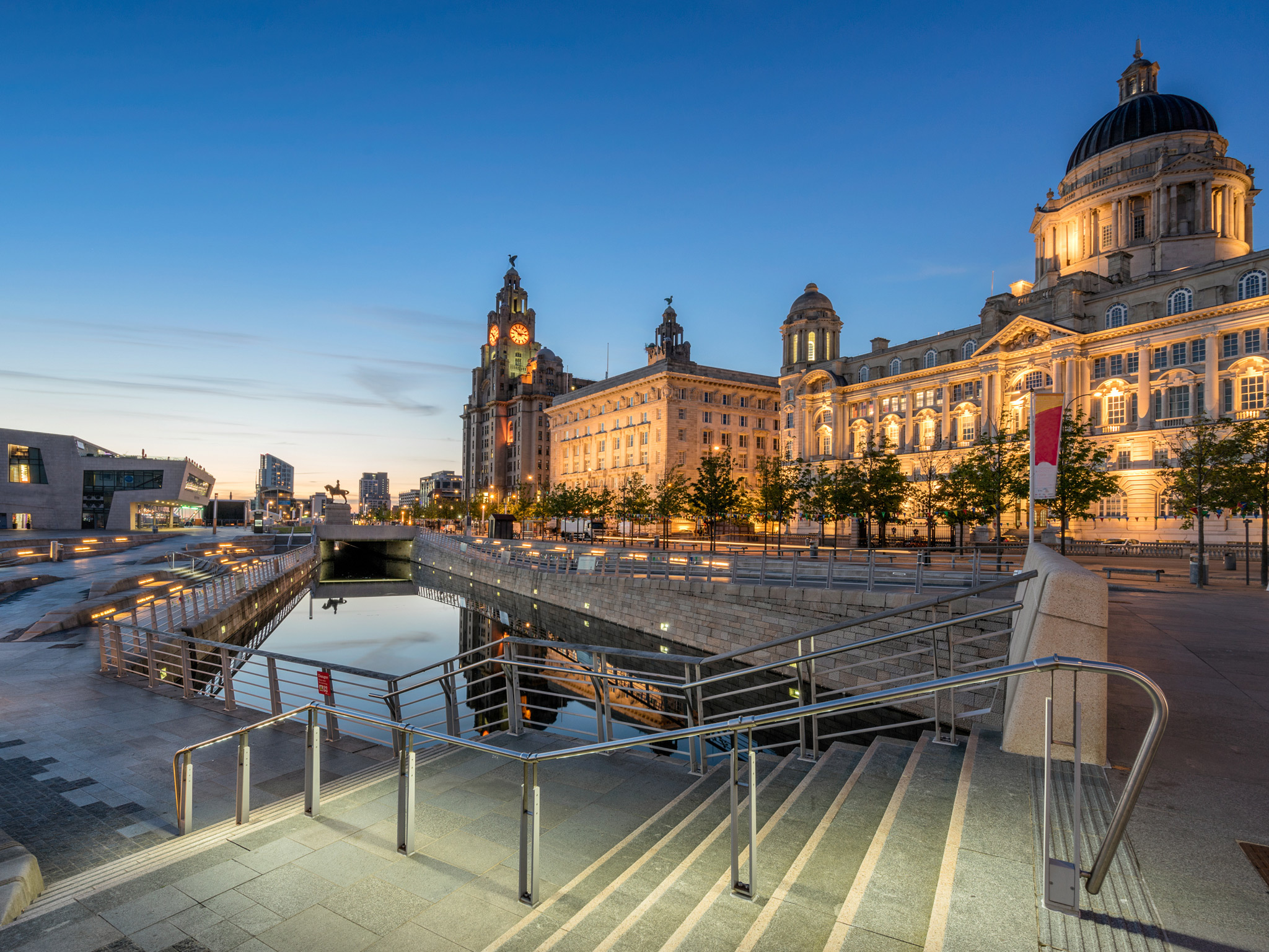 tourist guide of liverpool