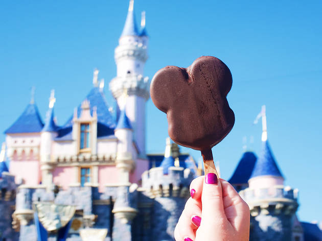 Best Food at Disneyland: Guide of What and Where to Eat at Disneyland