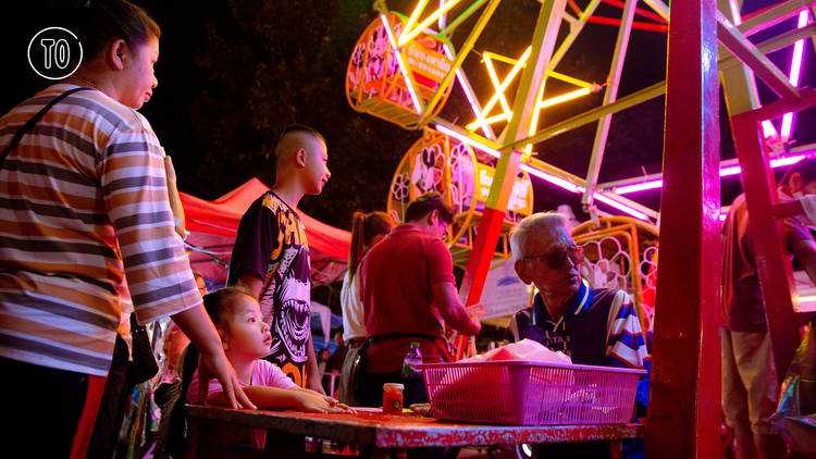 Attend the temple fair at the Golden Mount