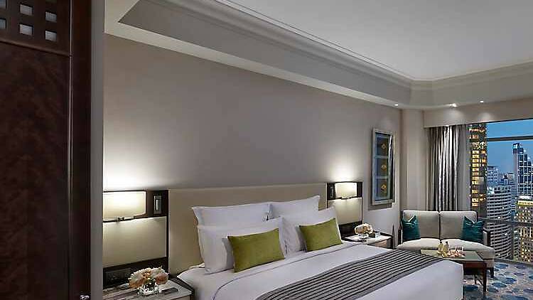 Stay in the city centre at Mandarin Oriental