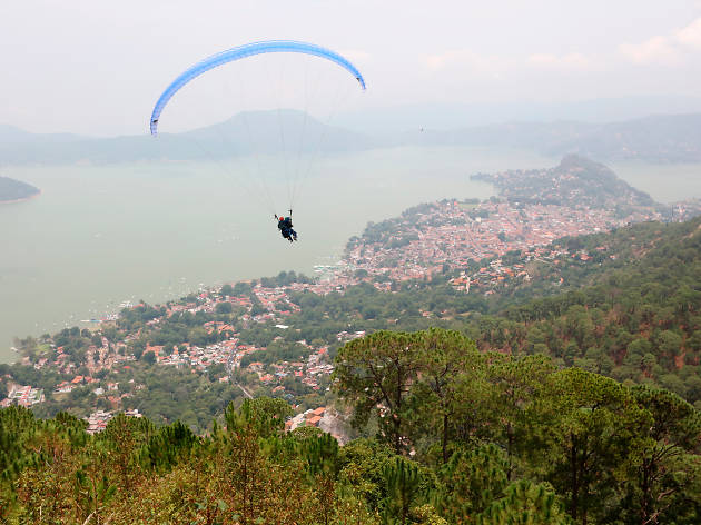 Vuelo en parapente en Valle de Bravo Vuelo en parapente en Valle de Bravo
