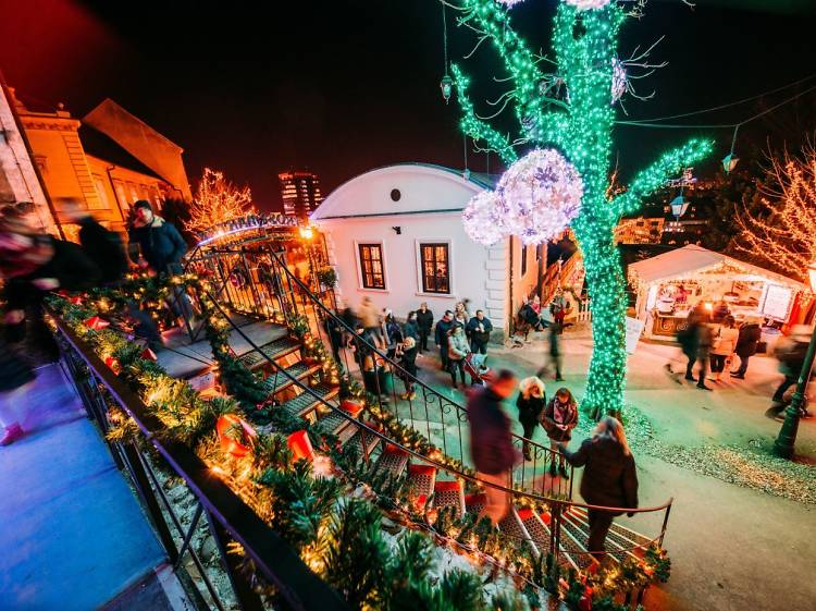 Advent under the lanterns 