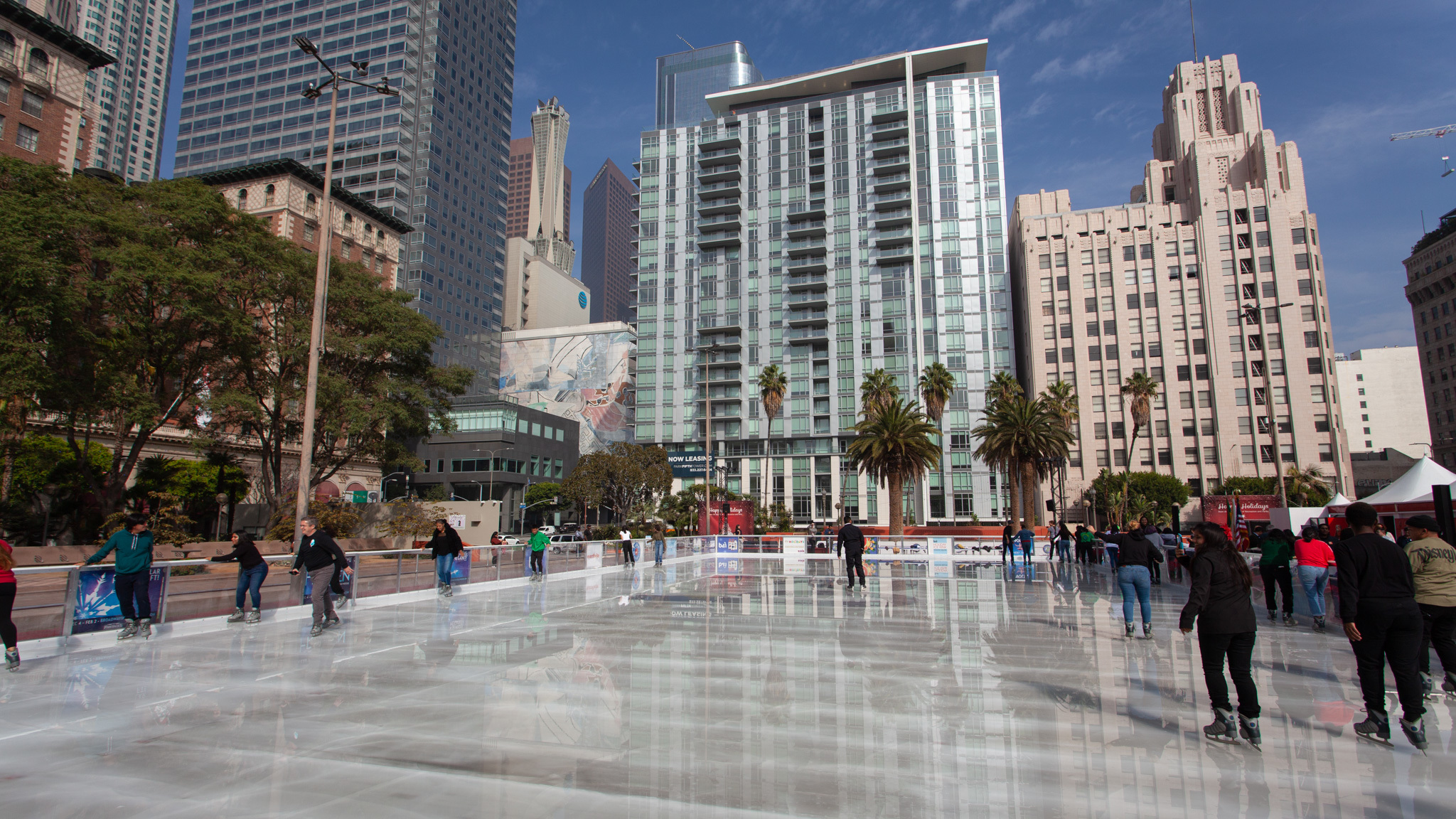 7 Best Places to Go Ice Skating in Los Angeles