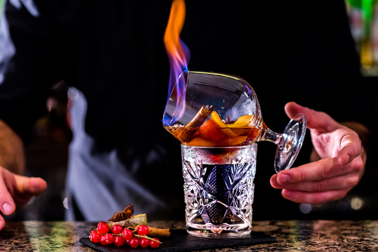 bbar Bars and pubs in Victoria, London