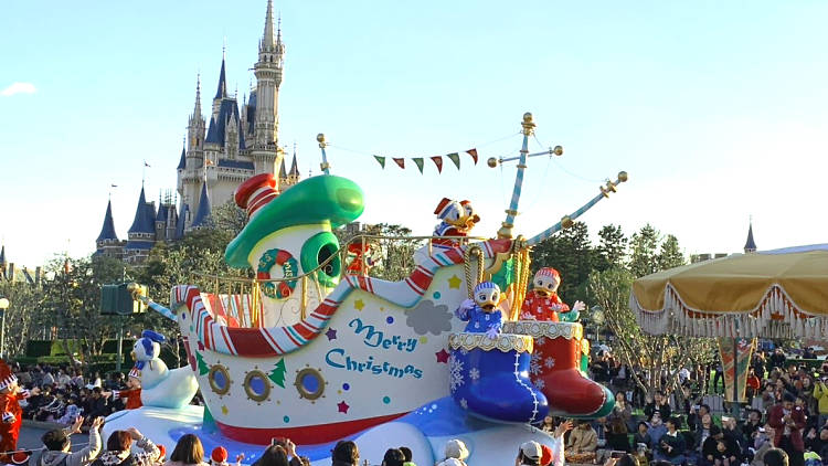 東京ディズニーランドと東京ディズニーシーが運営時間繰り上げへ