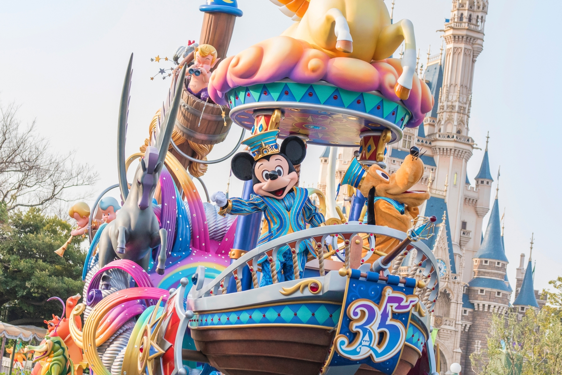 Get 20 percent off Tokyo Disneyland and DisneySea tickets now