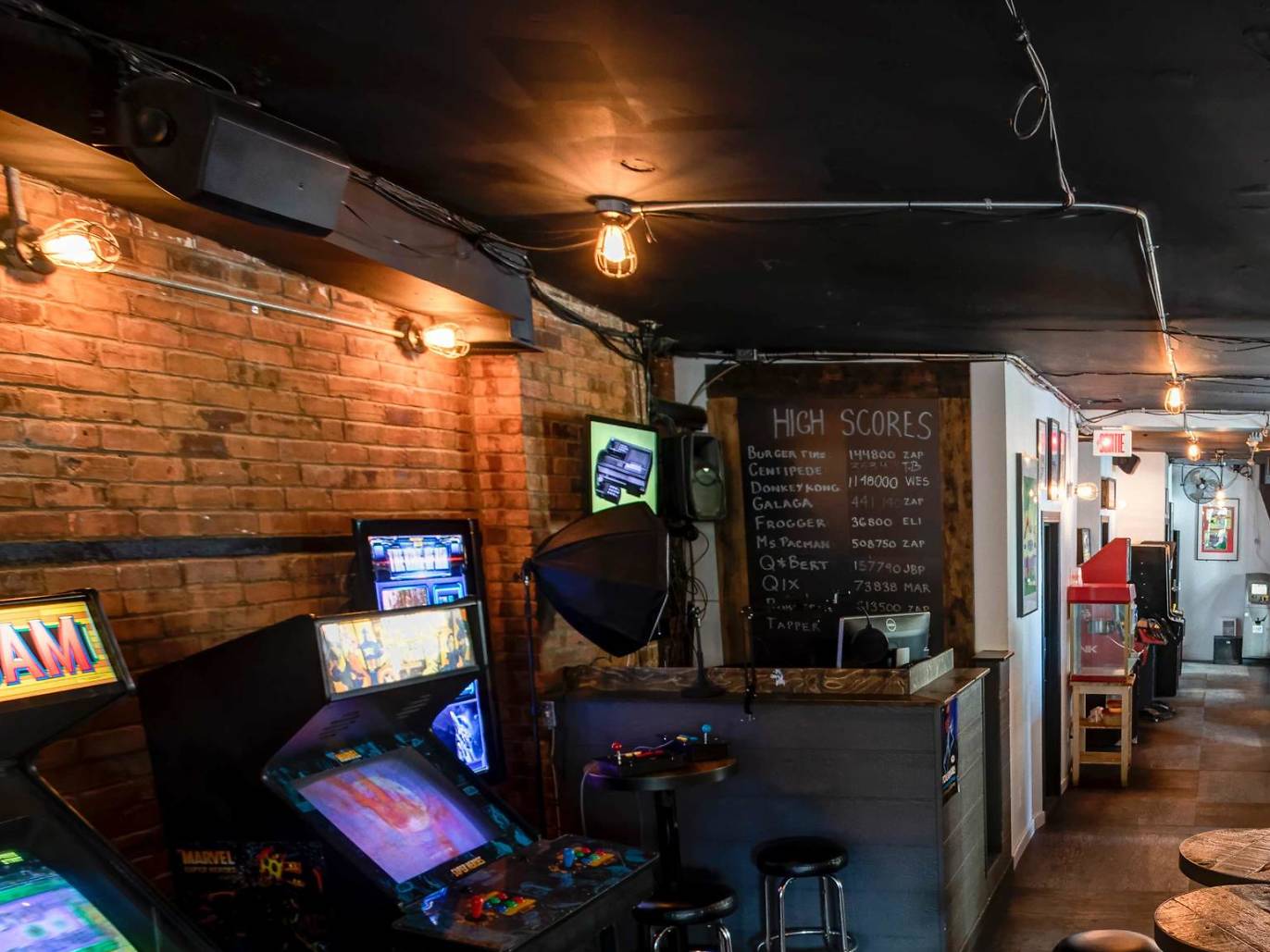 Where to Go Bowling in Montreal to Enjoy Good Times and Vibes