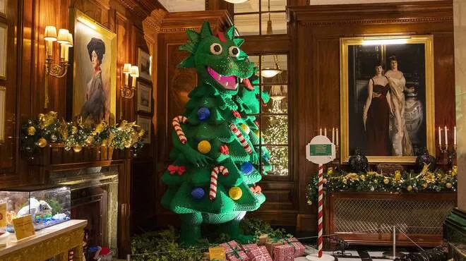 LEGO Savoy Dragon Christmas Tree