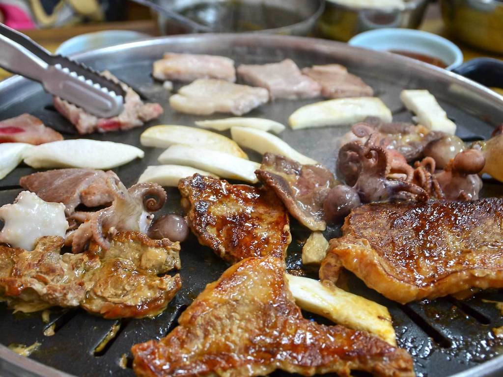 9 Sizzling Korean BBQ Montreal Hot Spots to Get Grilling With