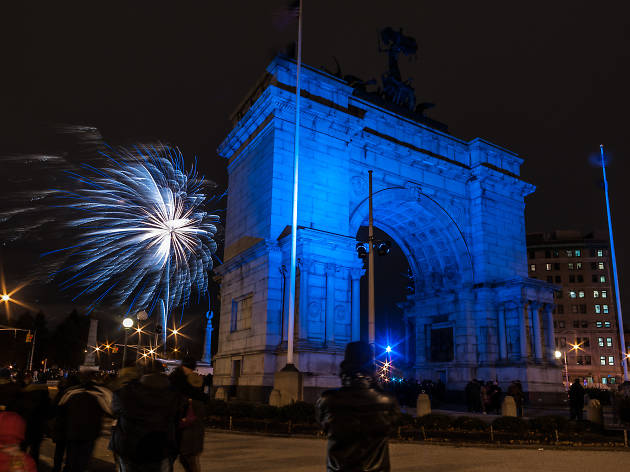 Fireworks at Grand Army Plaza Fireworks at Grand Army Plaza
