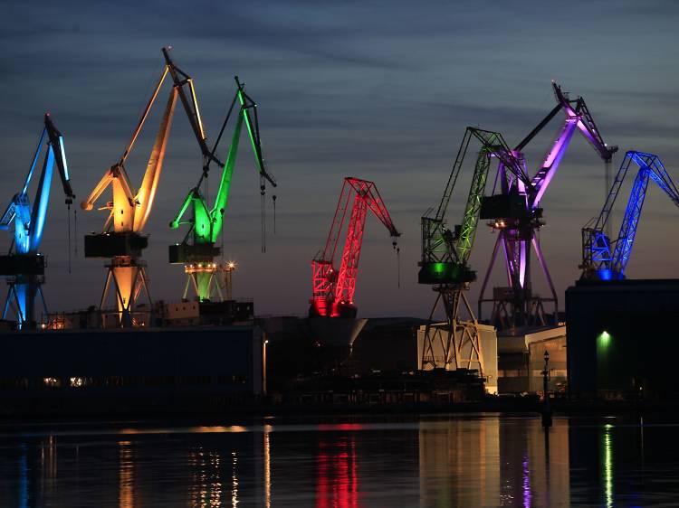 See how cranes light up a whole shipyard