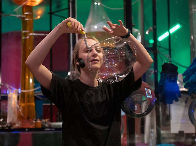 Science Museum Group x Selfridges Live Science Experiments Science Museum Group x Selfridges Live Science Experiments