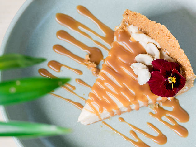 Cheesecake de manteiga de amendoim do Camélia Brunch Garden Cheesecake de manteiga de amendoim do Camélia Brunch Garden