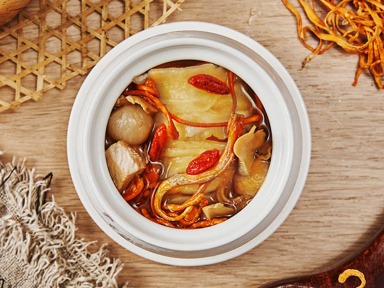 Cordyceps flowers and fish maw soup (Soup Day)